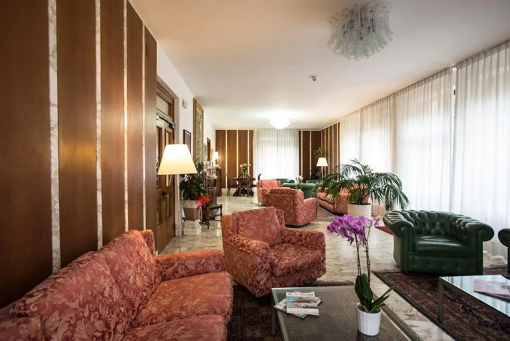 Hotel Roma Pisa 3*,  Olaszország