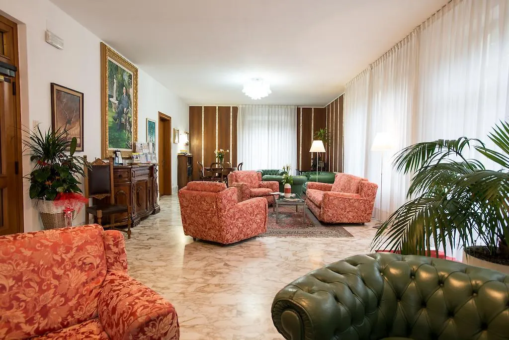 Hotel Roma Pisa 3*,